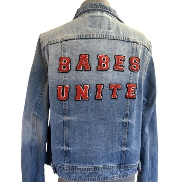 Gianni Bini “Babes Unite” Denim Jacket – Size Large - Picture 2 of 8